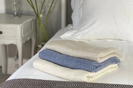 The Perfect Cashmere Throw Blanket For Winter | Signature Cashmere